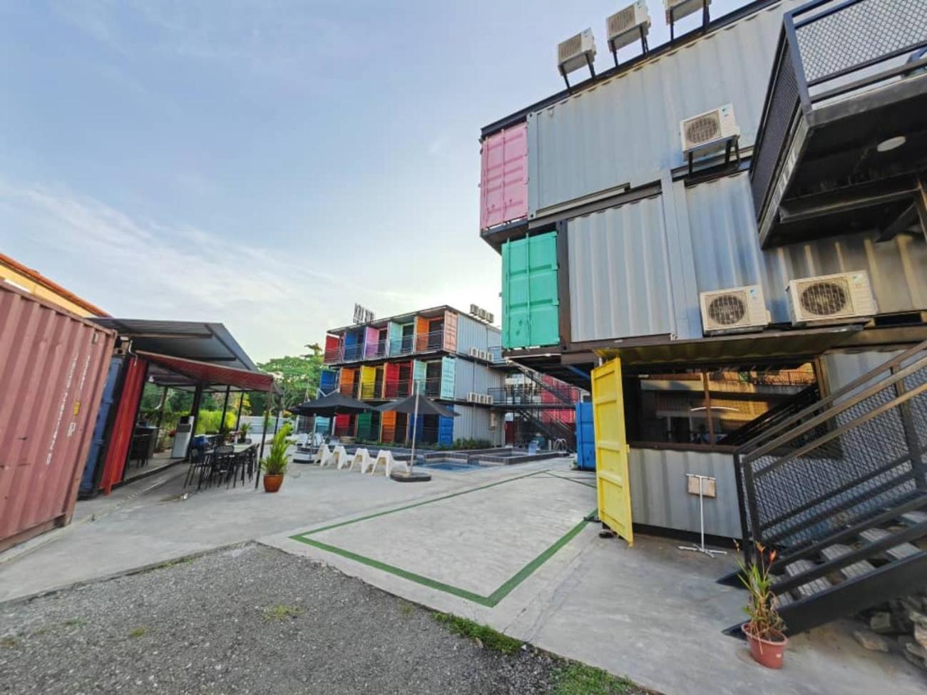 Boxinn The Kontena Home Semporna Exterior photo